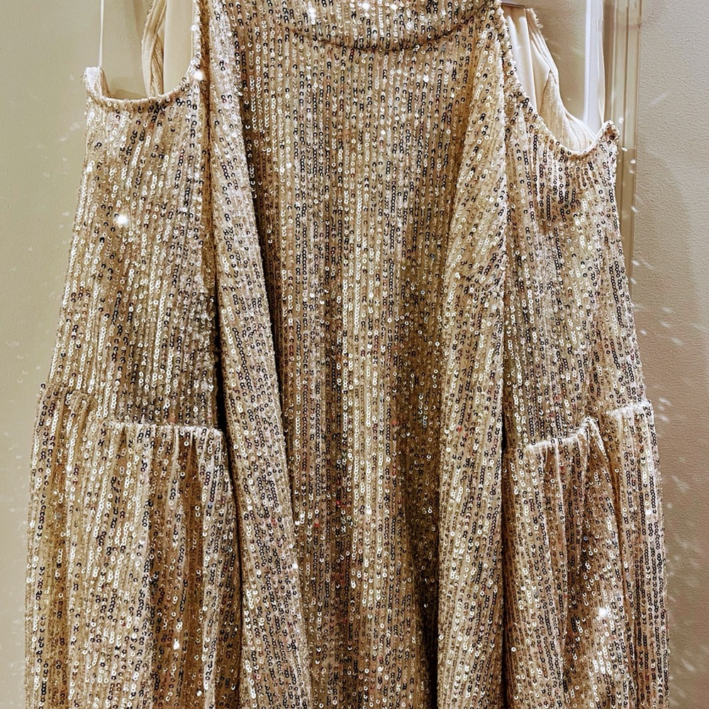 HOLIDAY ❤️ Wow! Sparkling Sequin Blouse